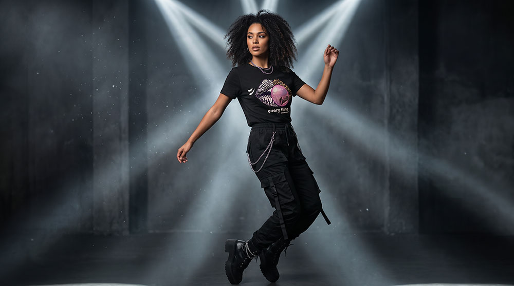 KI Visual Model für T-Shirt zebraloop